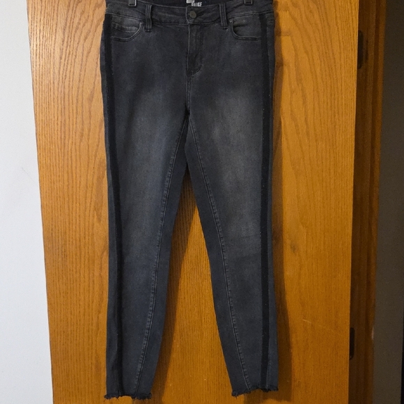 PAIGE Charcoal Skinny Jeans - Picture 5 of 9